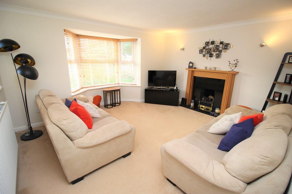4 bed property in Trelawney Drive, Berkshire